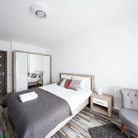 Appartement Lovely With Parking And Balcony