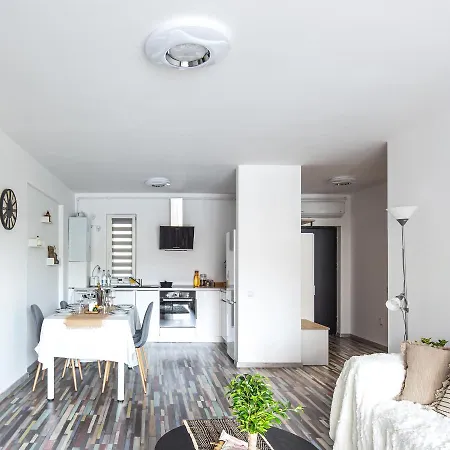 Appartement Lovely With Parking And Balcony